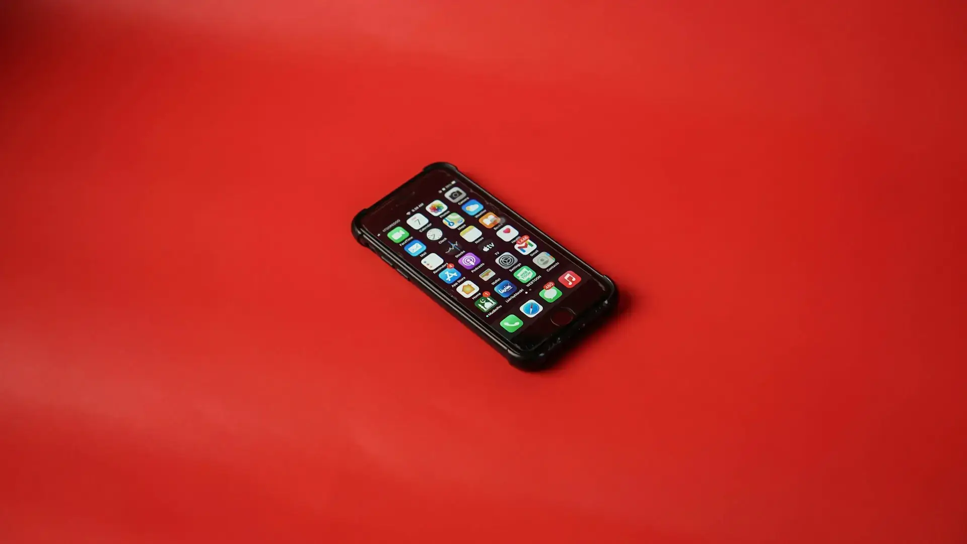 Native vs Hybrid Ecommerce Apps: The Real Difference (and How Much It Matters)